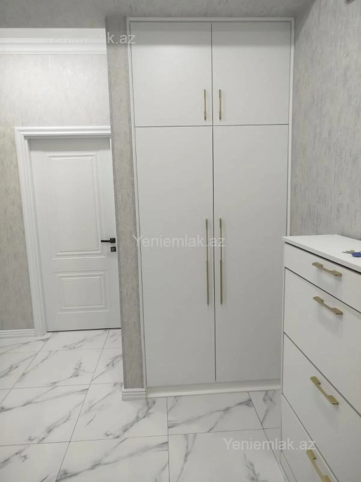 Satılır 3 otaqlı yeni tikili 81 m²