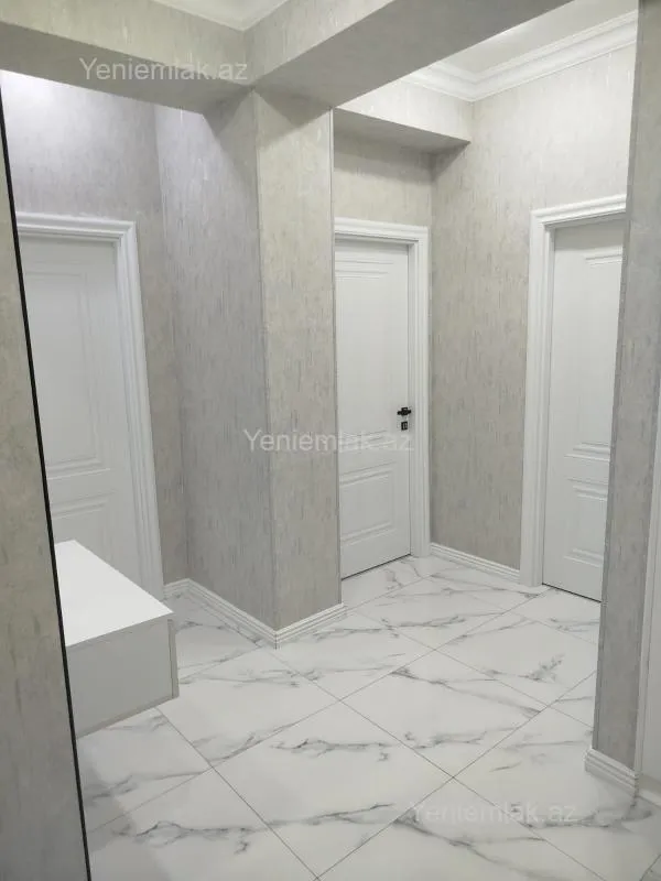 Satılır 3 otaqlı yeni tikili 81 m²