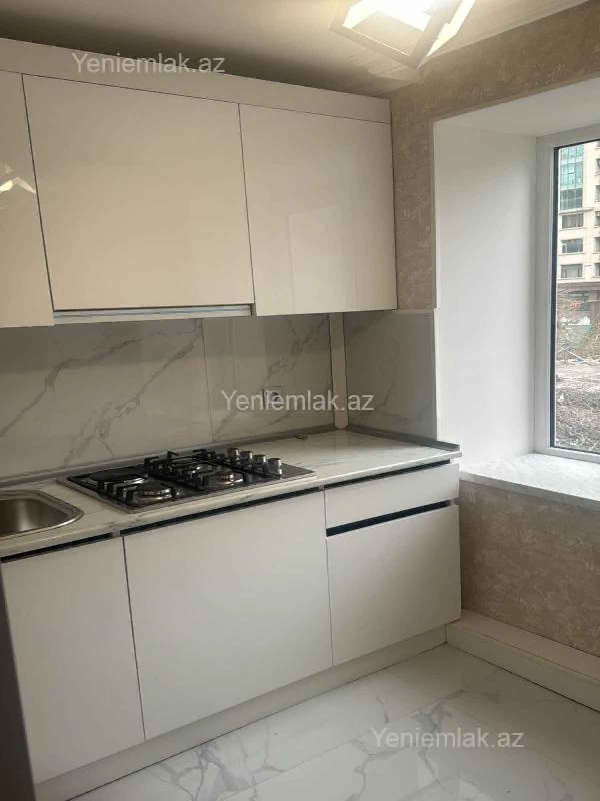 Satılır 2 otaqlı köhnə tikili 55 m²