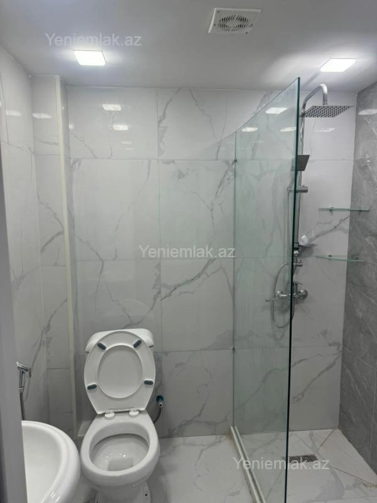 Satılır 2 otaqlı köhnə tikili 55 m²