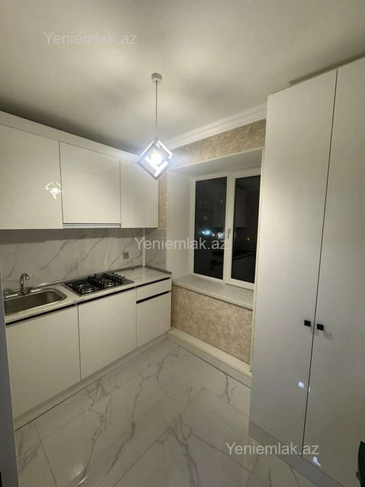Satılır 2 otaqlı köhnə tikili 55 m²