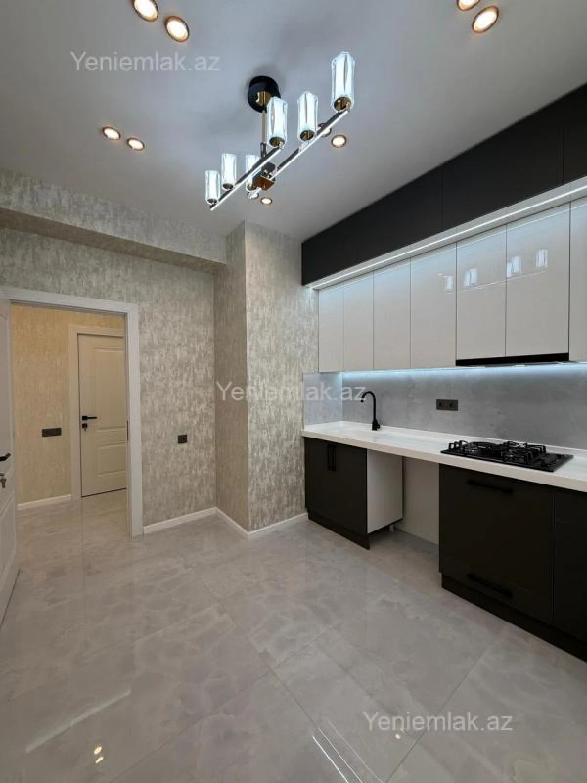 Satılır 2 otaqlı yeni tikili 76 m²