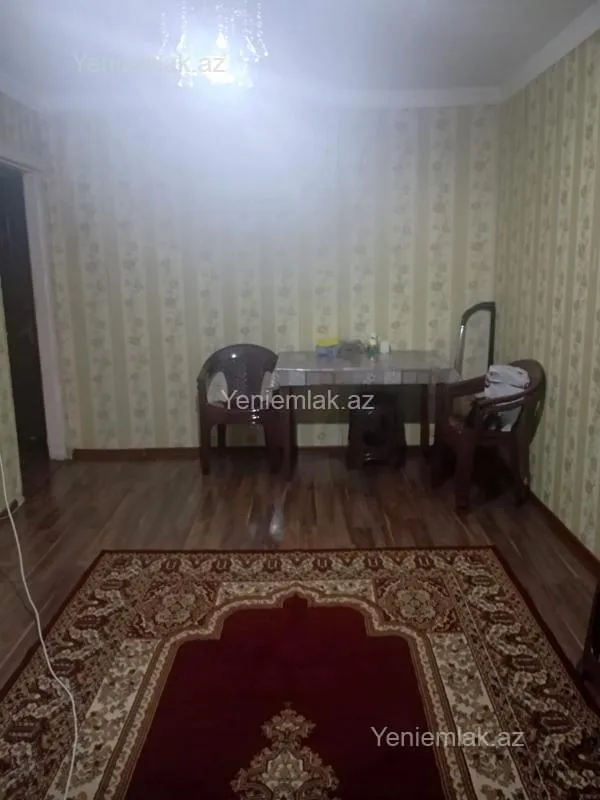 Satılır 1 otaqlı köhnə tikili 32 m²