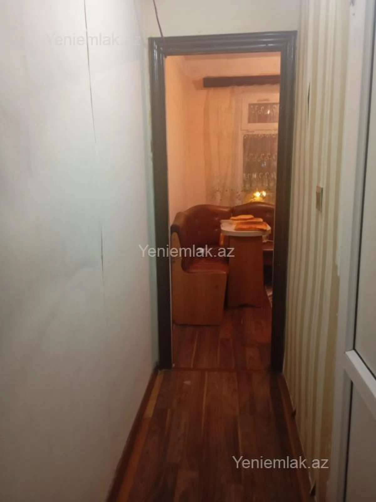 Satılır 1 otaqlı köhnə tikili 32 m²