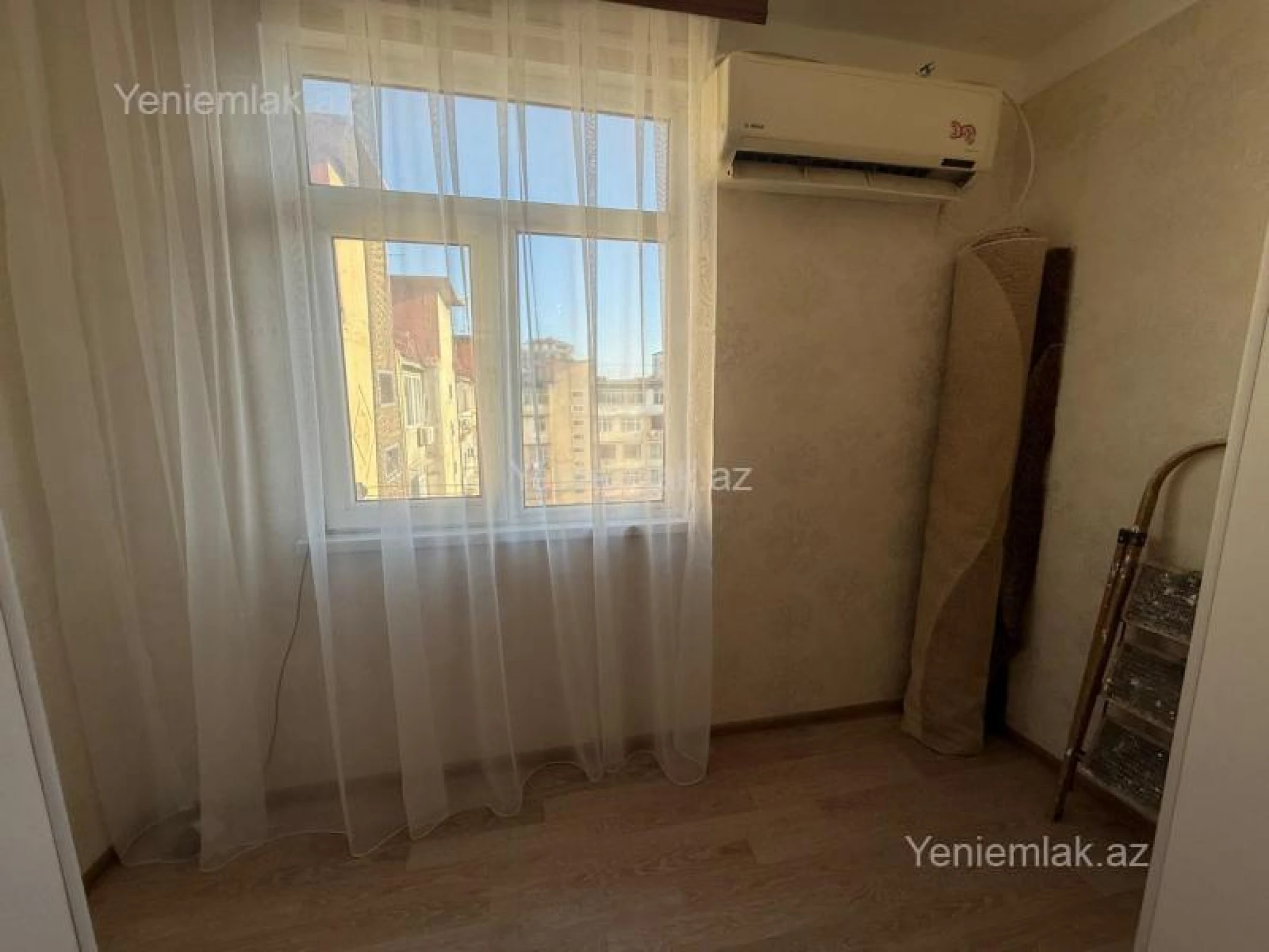 Satılır 1 otaqlı köhnə tikili 50 m²