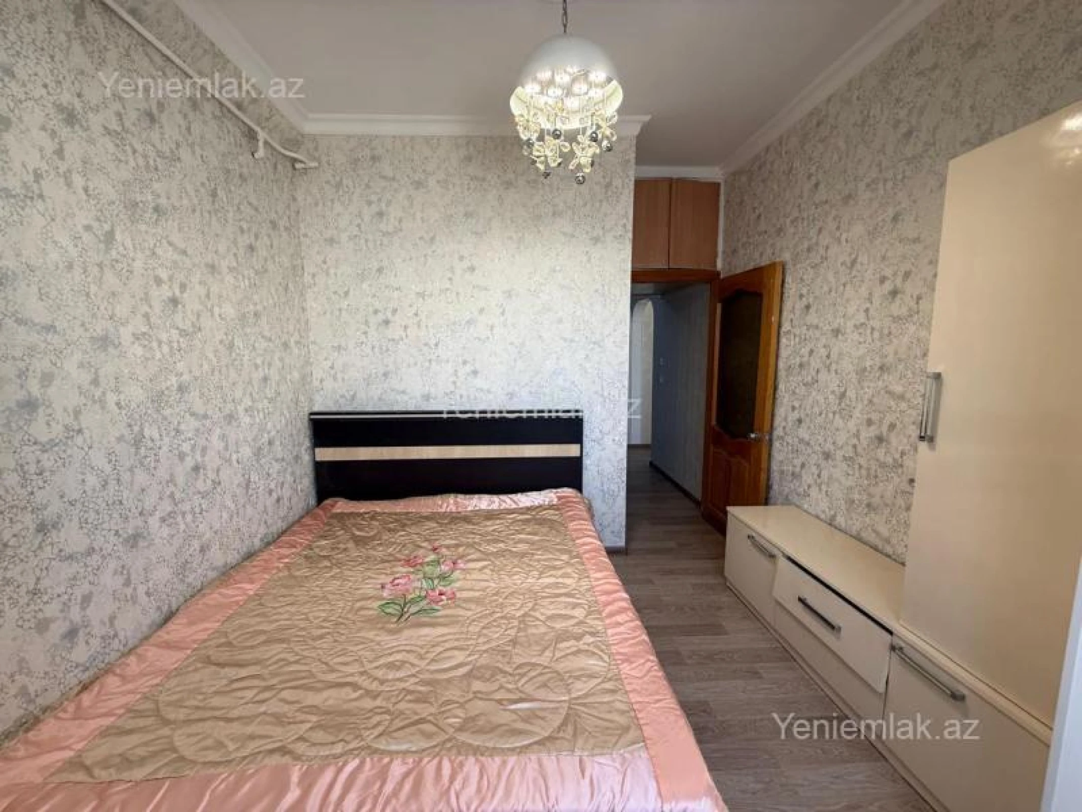 Satılır 1 otaqlı köhnə tikili 50 m²