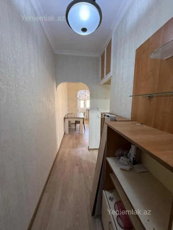 Satılır 1 otaqlı köhnə tikili 50 m²