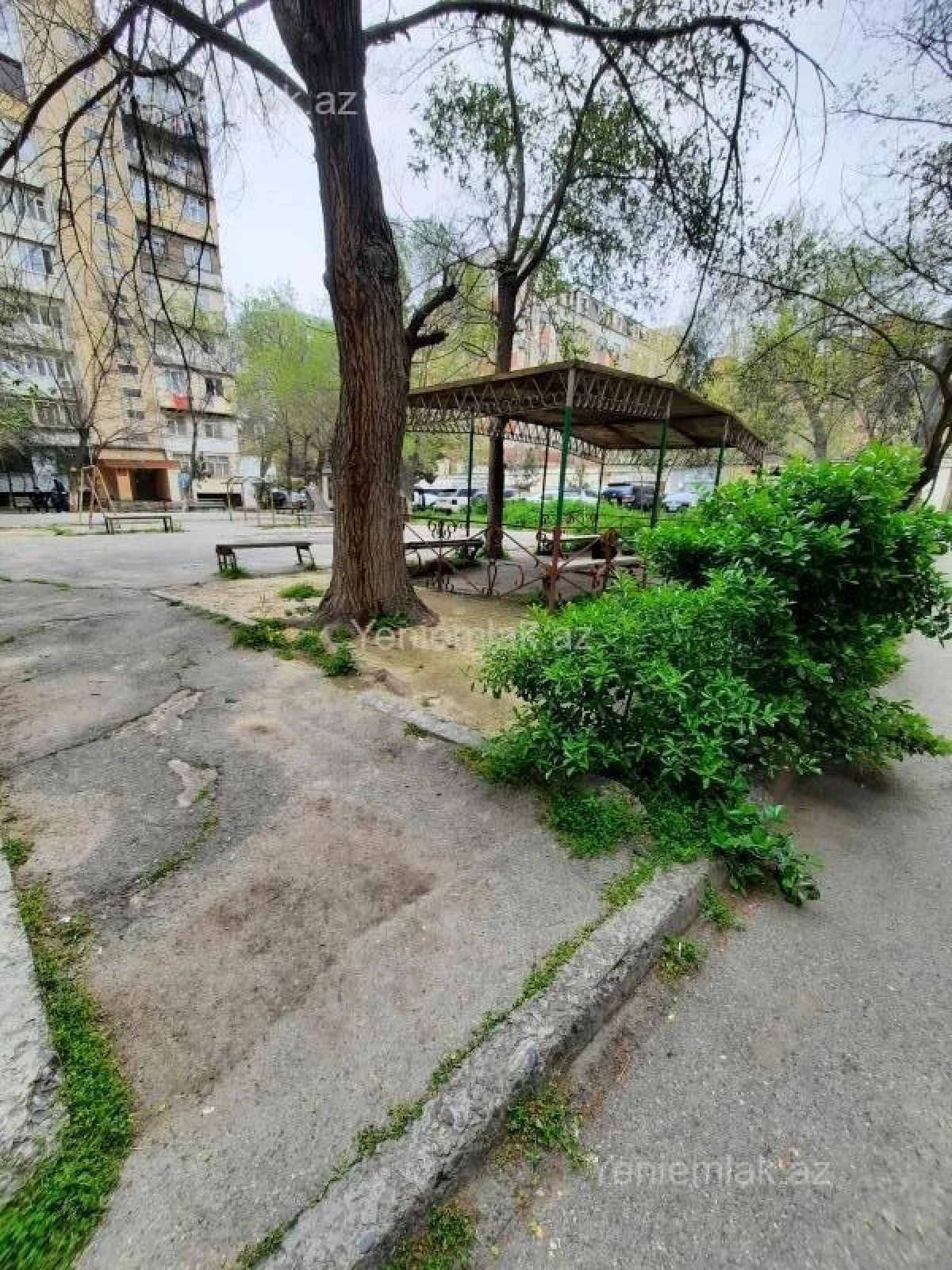 Satılır 1 otaqlı köhnə tikili 50 m²