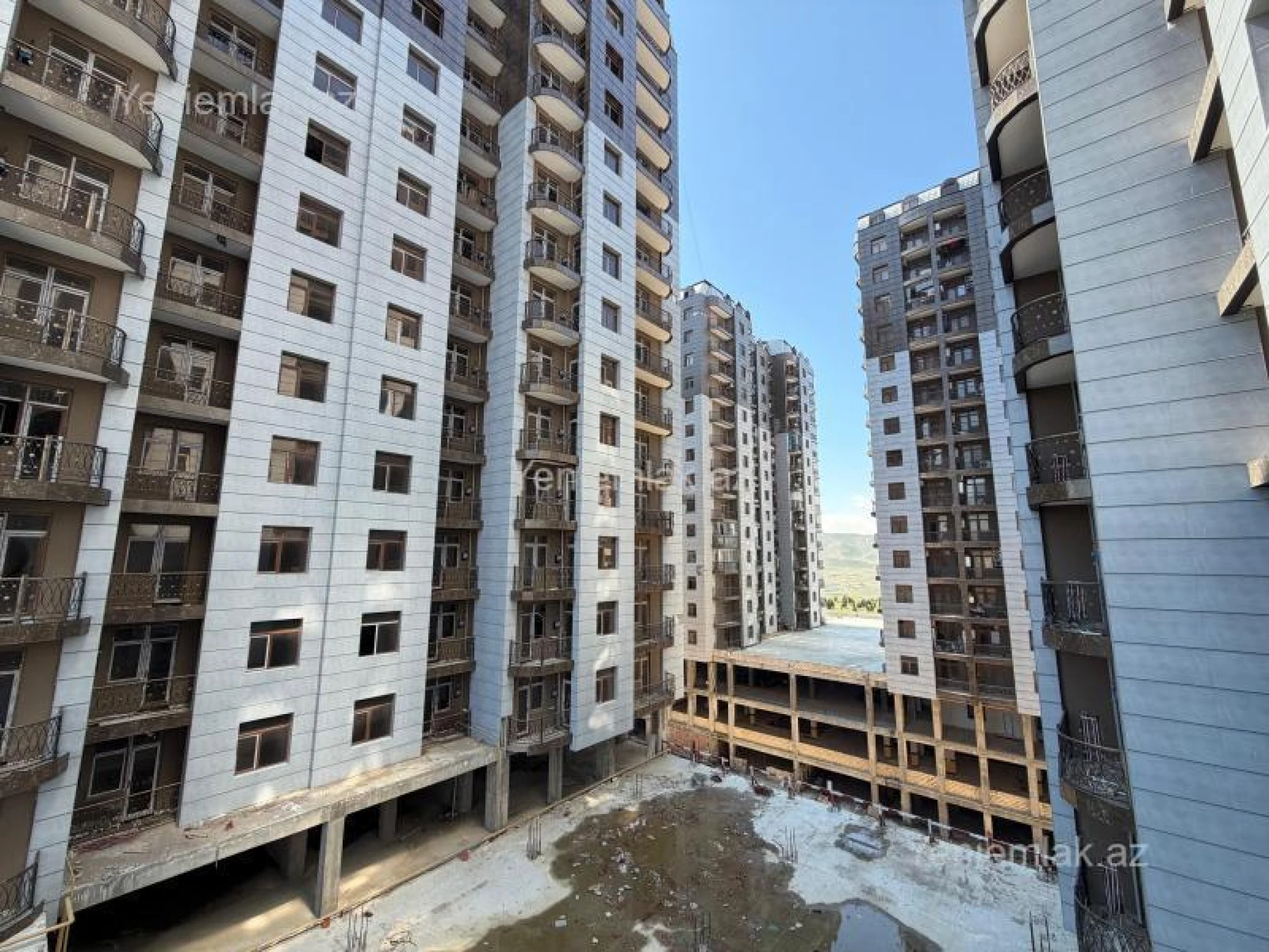 Satılır 2 otaqlı yeni tikili 60 m²