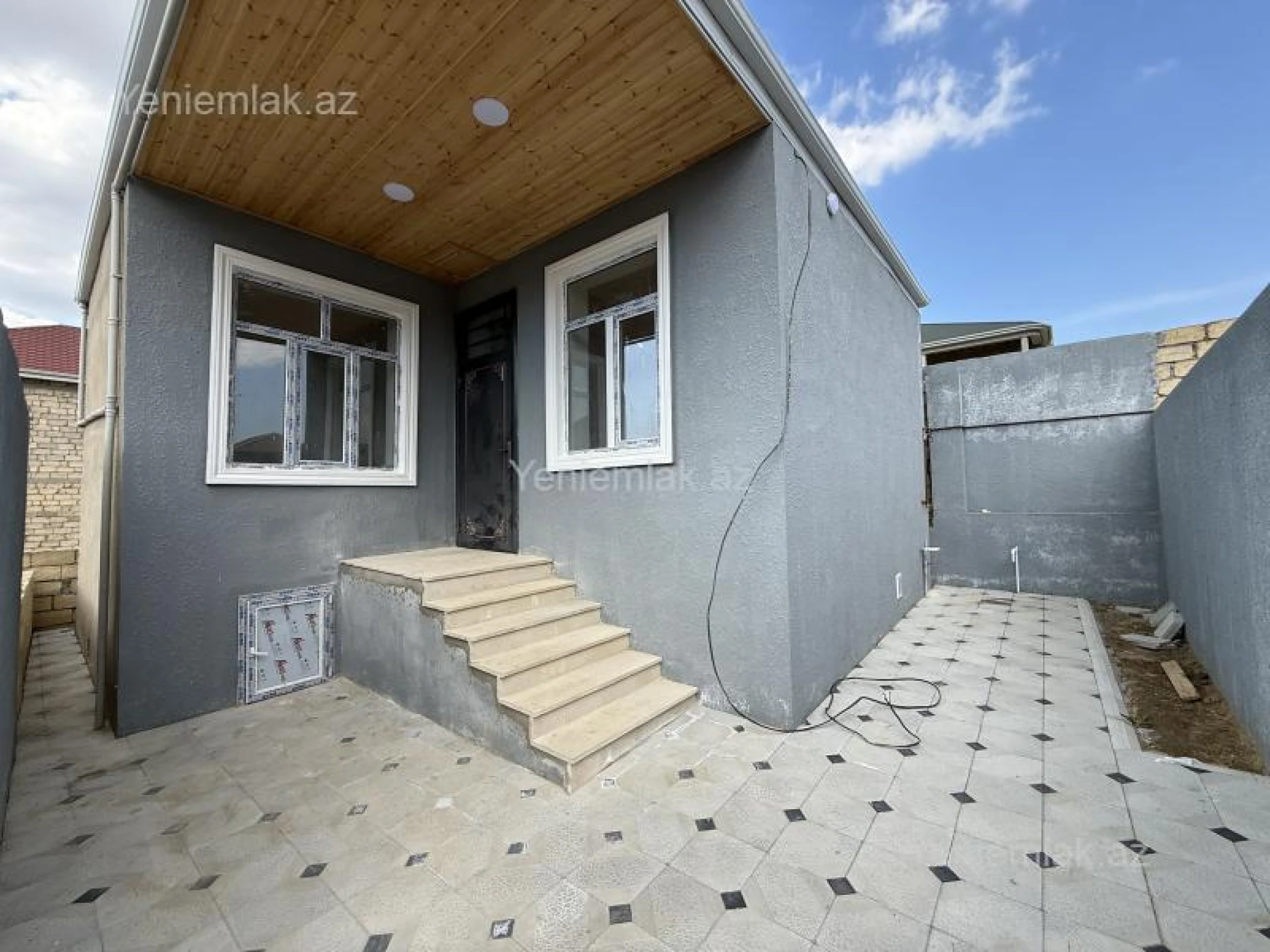 Satılır 2 otaqlı həyət evi 70 m²