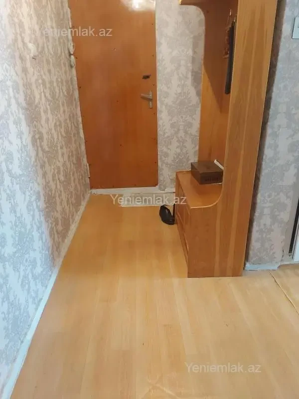 Satılır 1 otaqlı köhnə tikili 44 m²