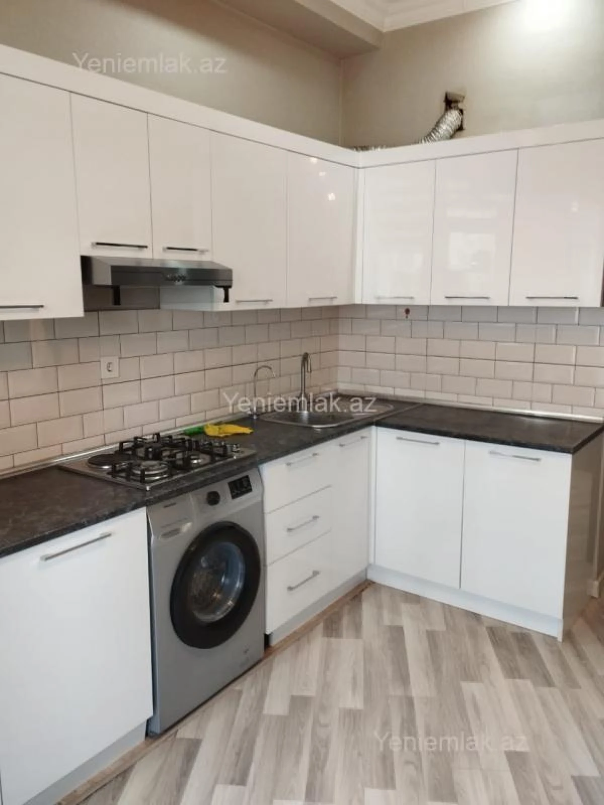 Satılır 3 otaqlı yeni tikili 118 m²