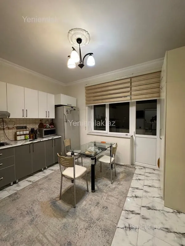 Satılır 3 otaqlı yeni tikili 110 m²
