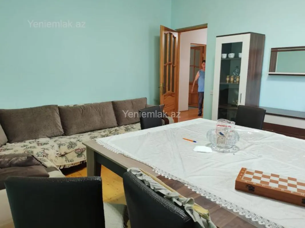 Satılır 4 otaqlı həyət evi 200 m²