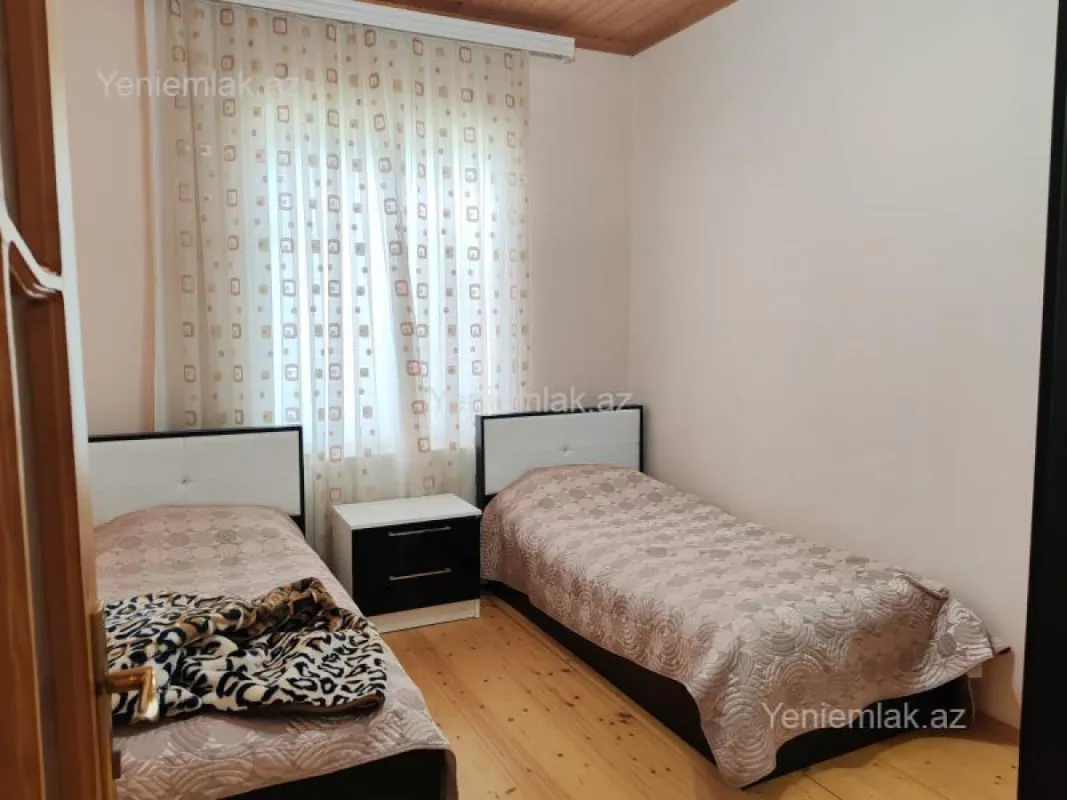 Satılır 4 otaqlı həyət evi 200 m²