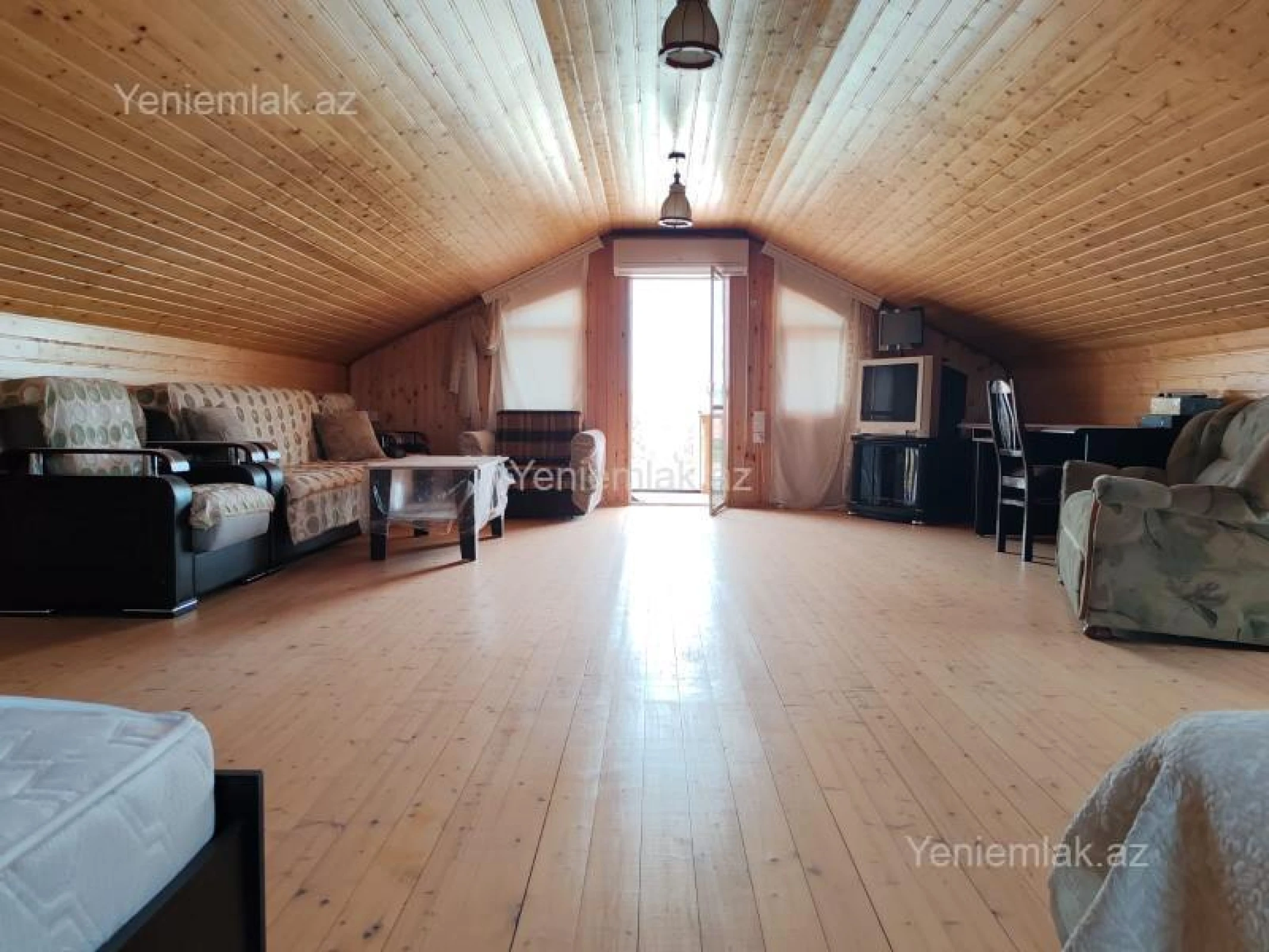 Satılır 4 otaqlı həyət evi 200 m²