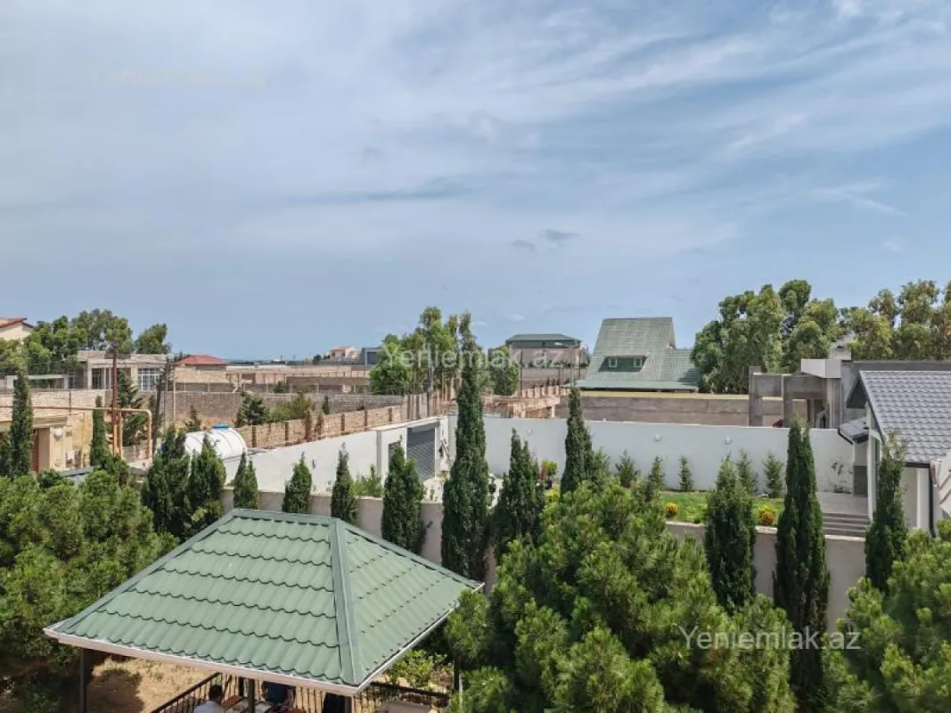 Satılır 4 otaqlı həyət evi 200 m²