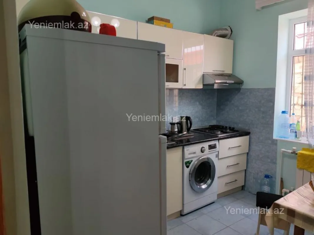 Satılır 4 otaqlı həyət evi 200 m²