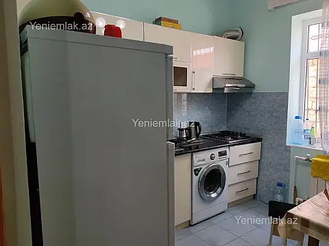 Satılır 4 otaqlı həyət evi 200 m²