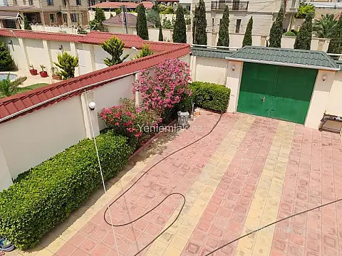 Satılır 4 otaqlı həyət evi 200 m²