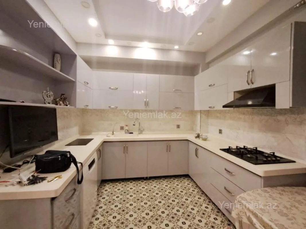 Satılır 4 otaqlı yeni tikili 136 m²