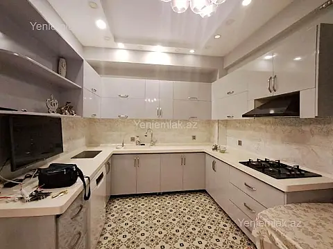 Satılır 4 otaqlı yeni tikili 136 m²