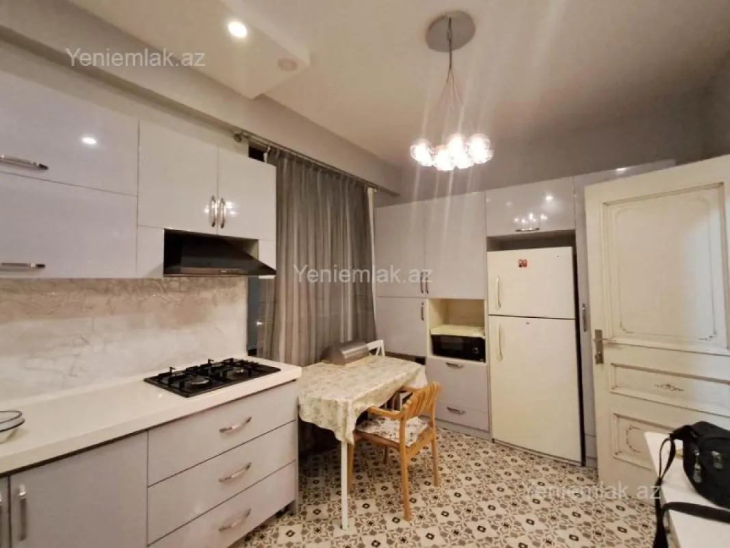 Satılır 4 otaqlı yeni tikili 136 m²