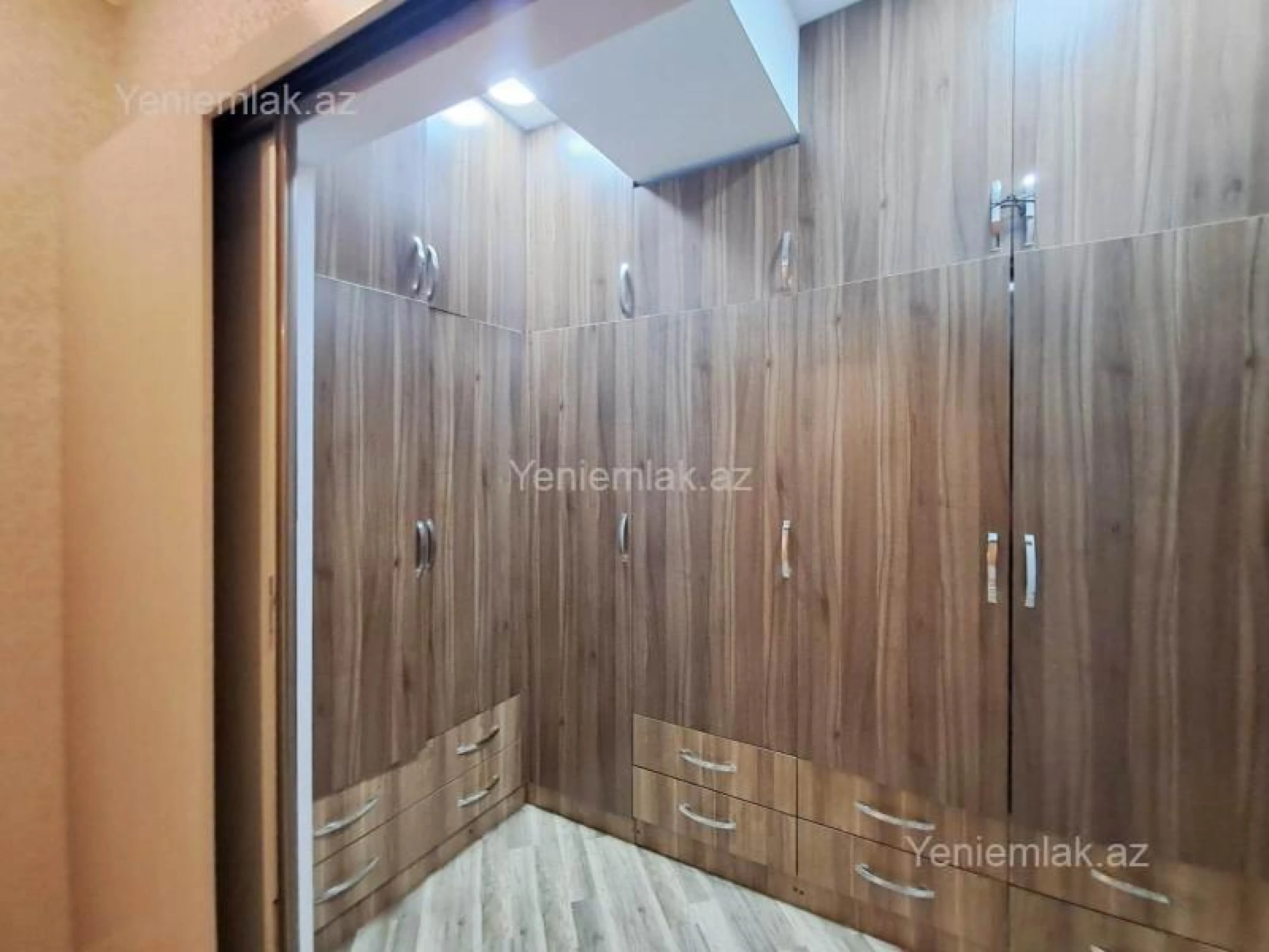 Satılır 4 otaqlı yeni tikili 136 m²