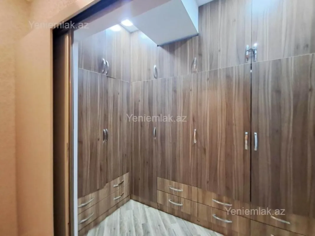 Satılır 4 otaqlı yeni tikili 136 m²