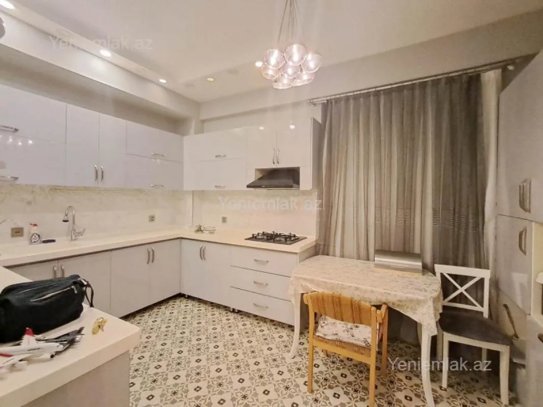 Satılır 4 otaqlı yeni tikili 136 m²