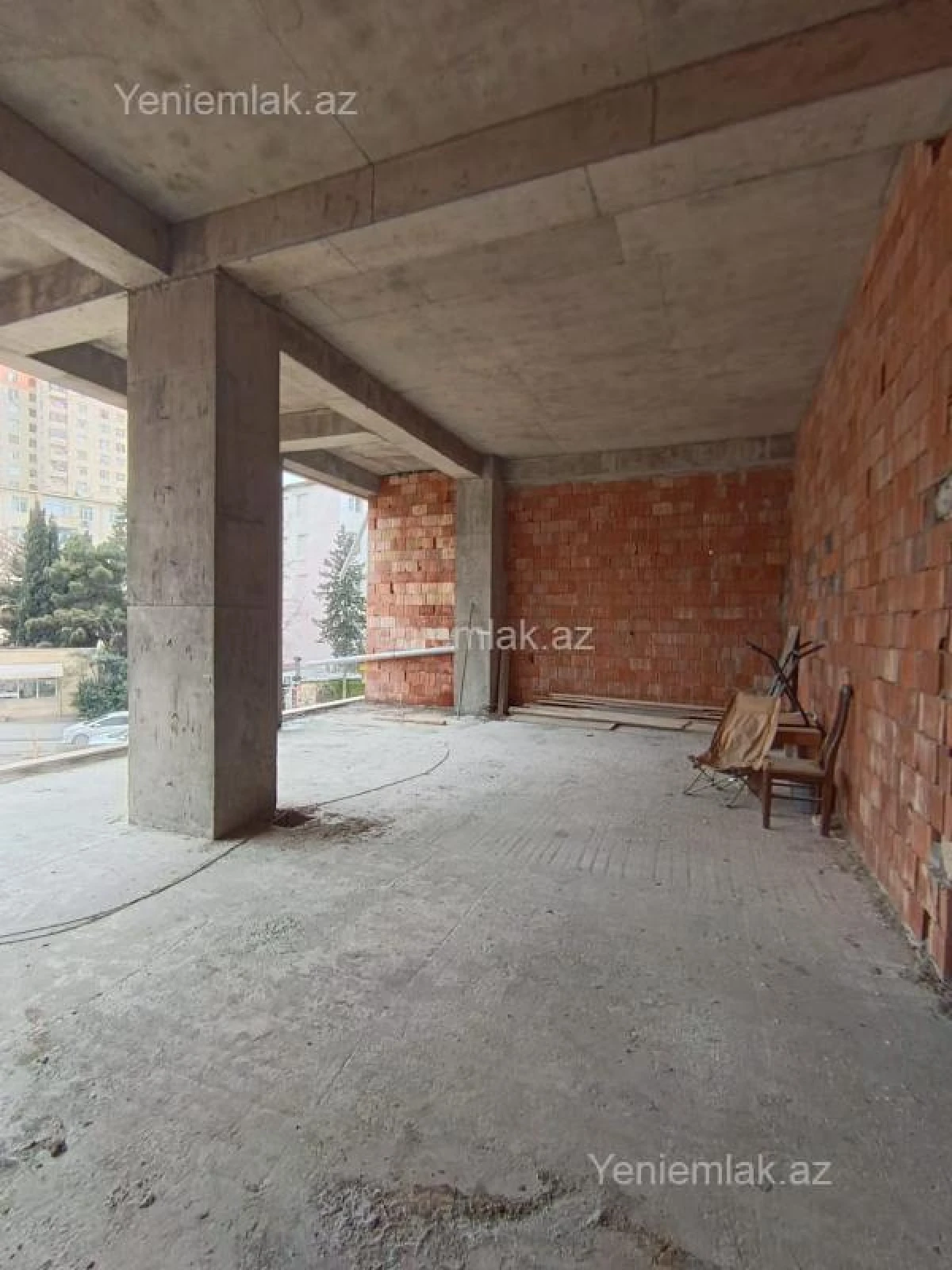 Satılır 4 otaqlı obyekt 85 m²