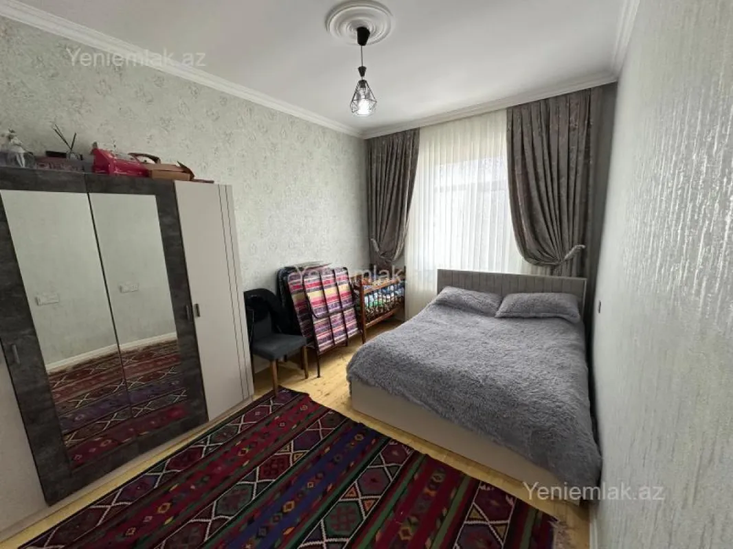 Satılır 7 otaqlı həyət evi 171 m²