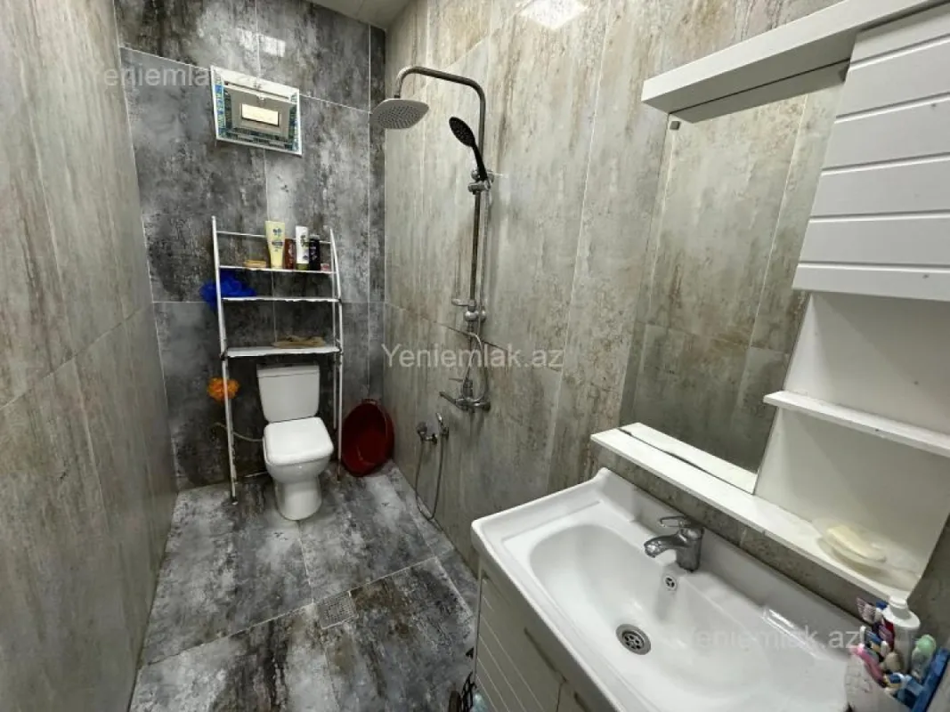 Satılır 7 otaqlı həyət evi 171 m²