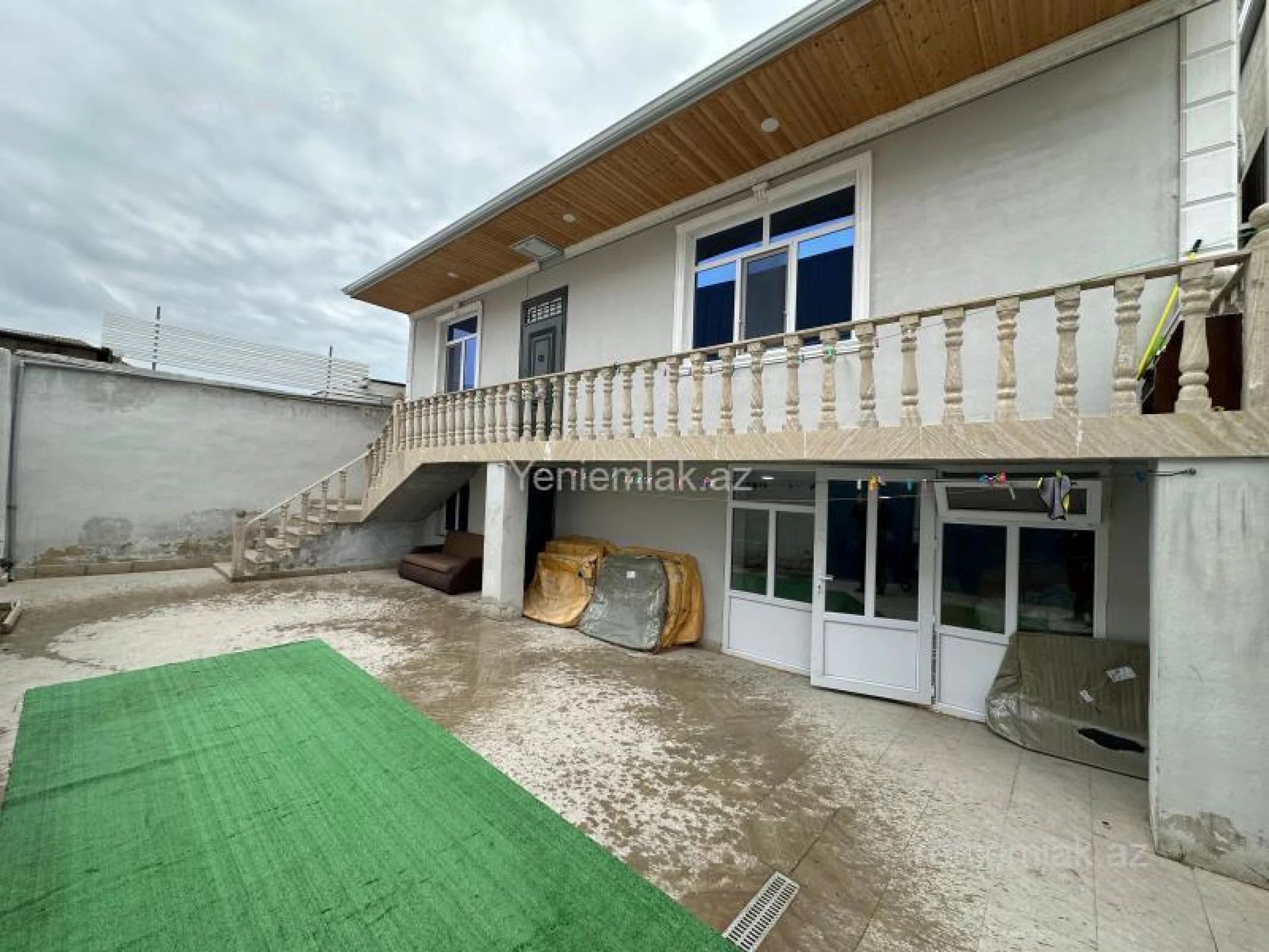 Satılır 7 otaqlı həyət evi 171 m²