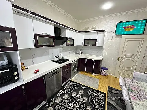 Satılır 7 otaqlı həyət evi 171 m²