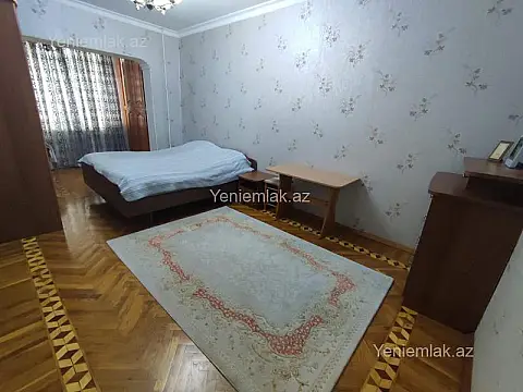 Satılır 4 otaqlı köhnə tikili 110 m²
