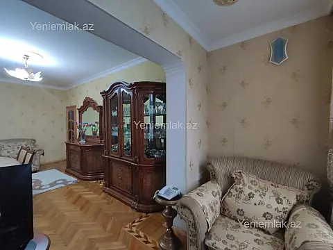 Satılır 4 otaqlı köhnə tikili 110 m²