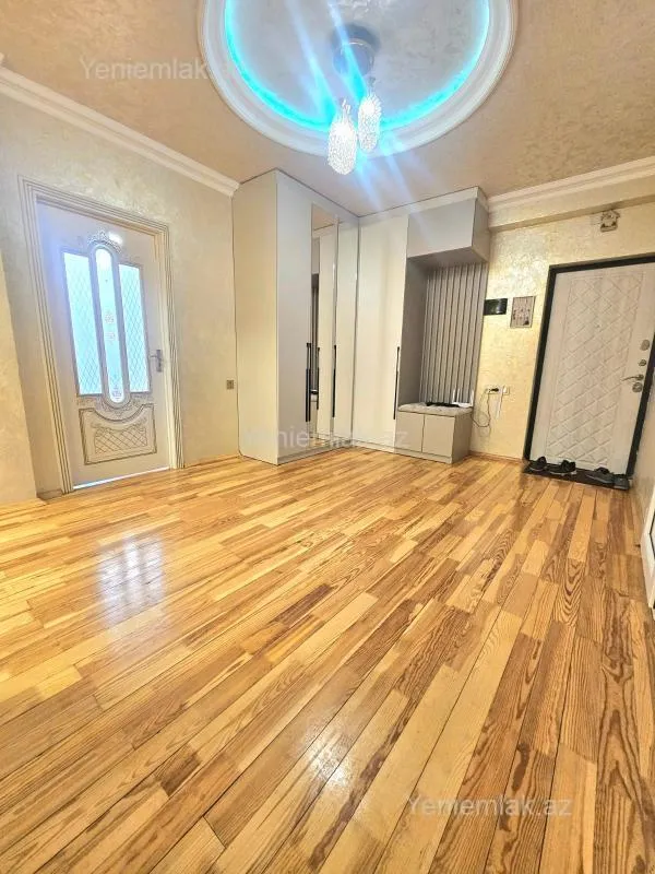 Satılır 3 otaqlı yeni tikili 125 m²