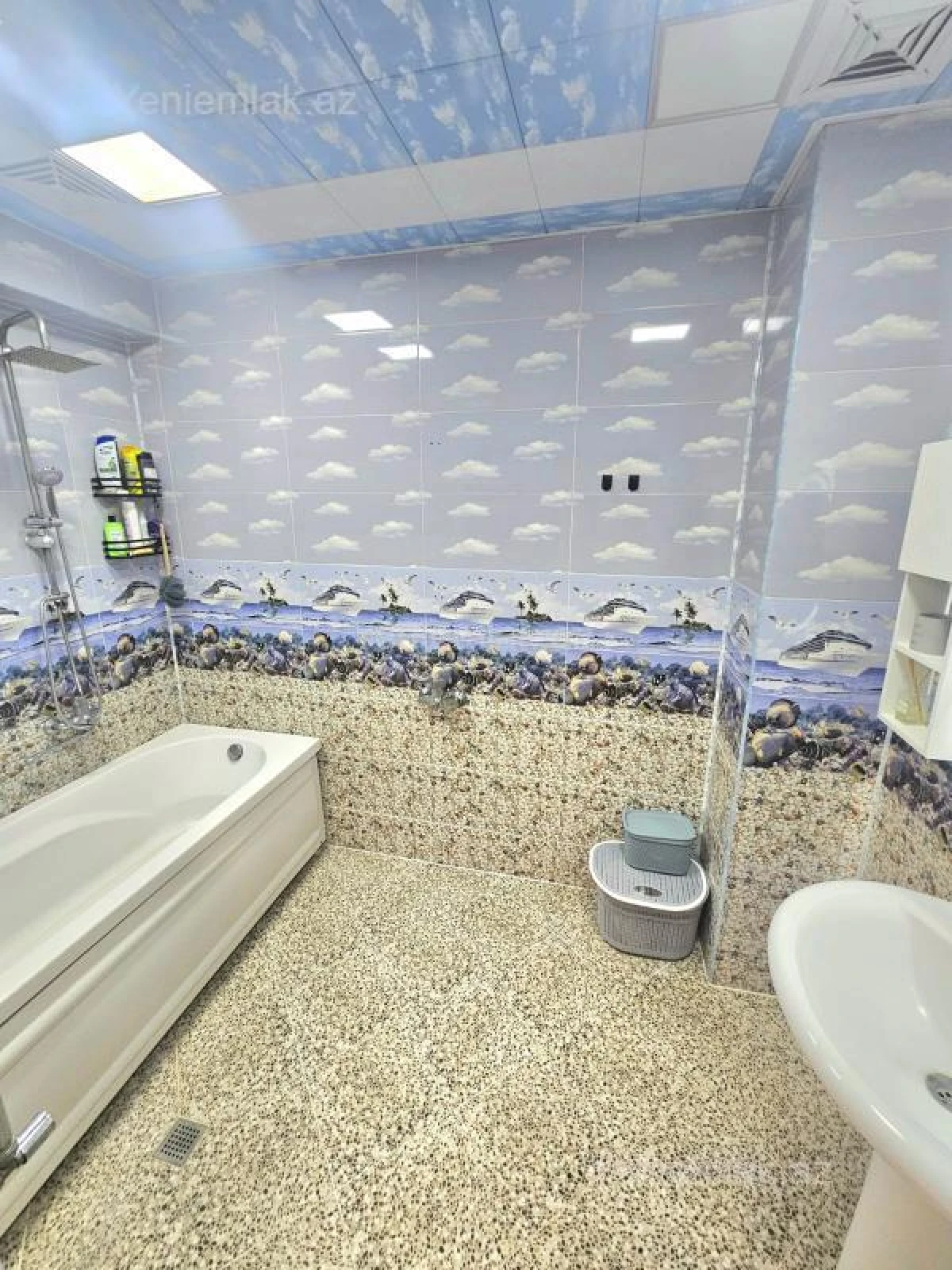 Satılır 3 otaqlı yeni tikili 125 m²