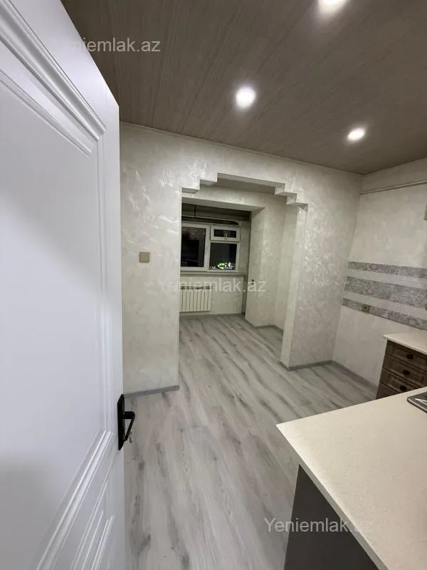 Satılır 2 otaqlı köhnə tikili 60 m²