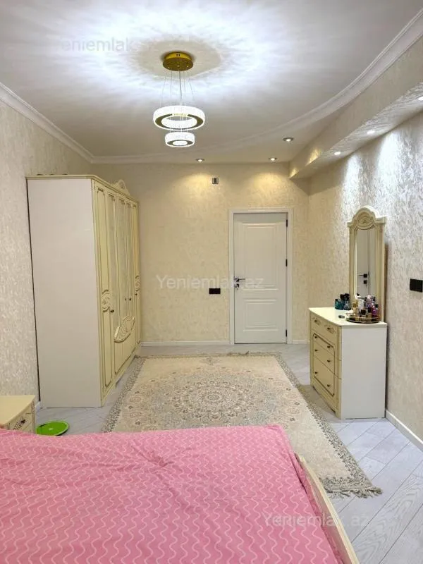 Satılır 4 otaqlı yeni tikili 130 m²