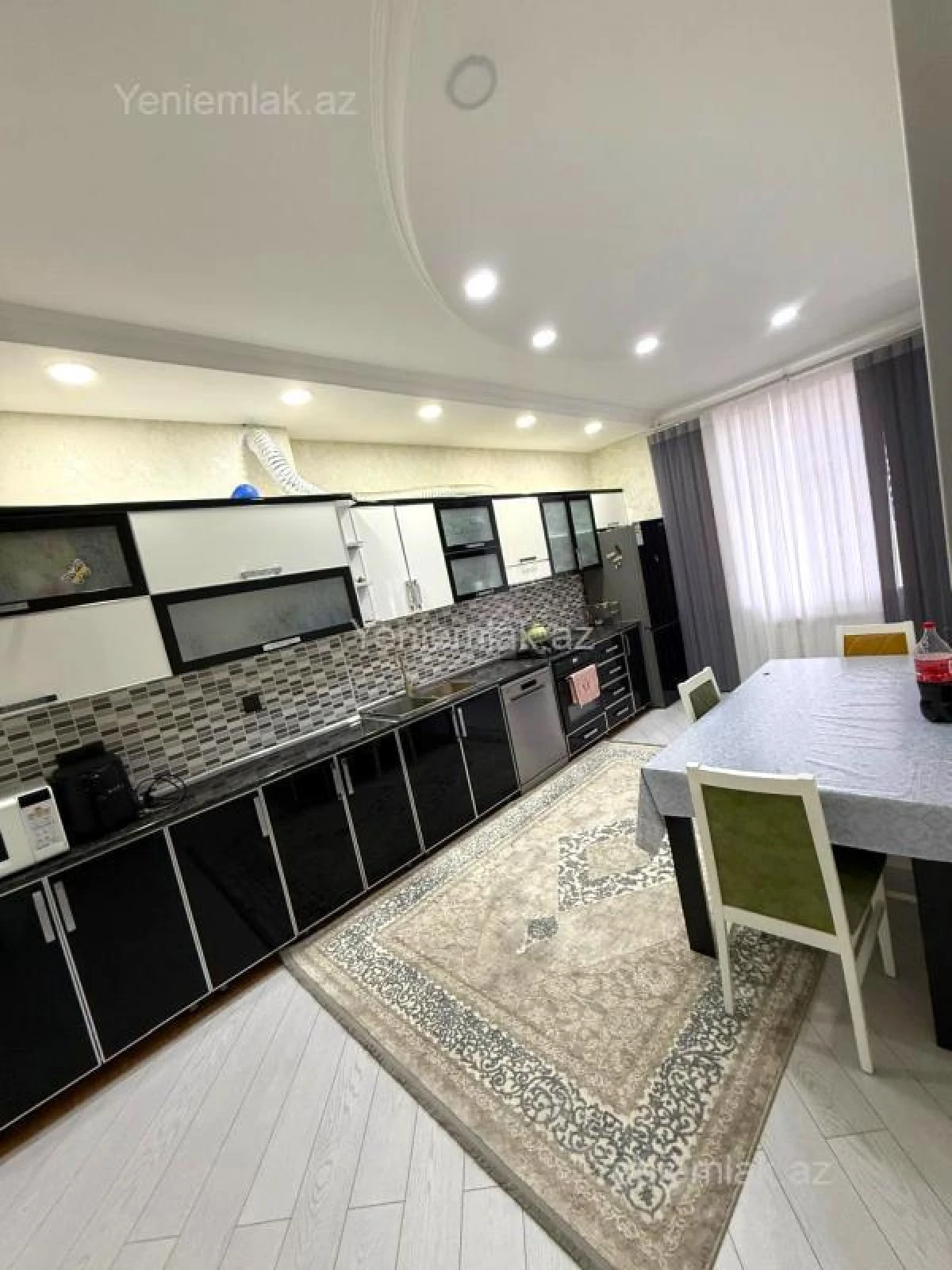 Satılır 4 otaqlı yeni tikili 130 m²