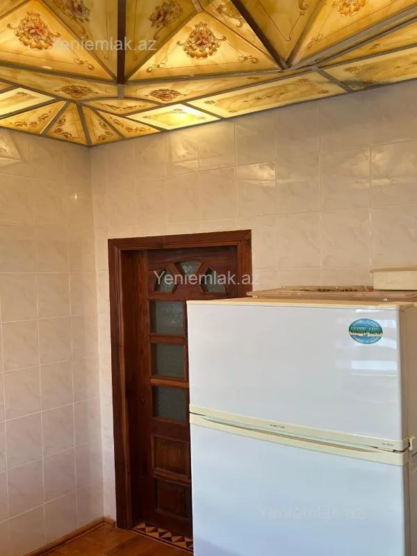 Satılır 3 otaqlı köhnə tikili 90 m²