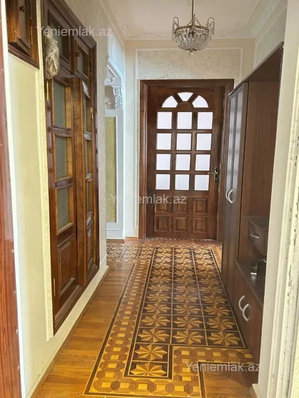 Satılır 3 otaqlı köhnə tikili 90 m²