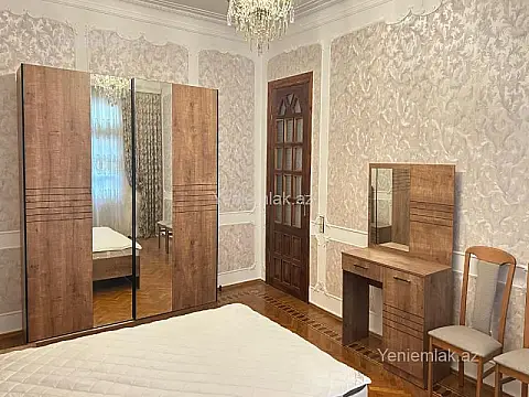 Satılır 3 otaqlı köhnə tikili 90 m²