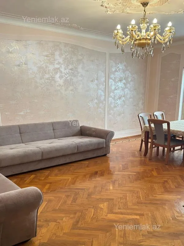 Satılır 3 otaqlı köhnə tikili 90 m²