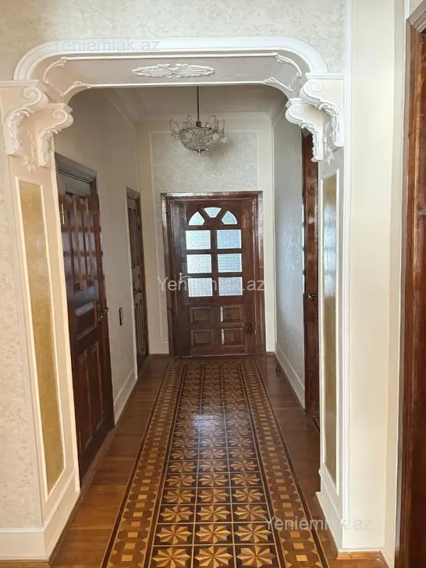 Satılır 3 otaqlı köhnə tikili 90 m²