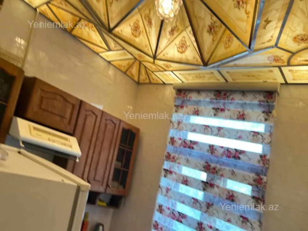 Satılır 3 otaqlı köhnə tikili 90 m²