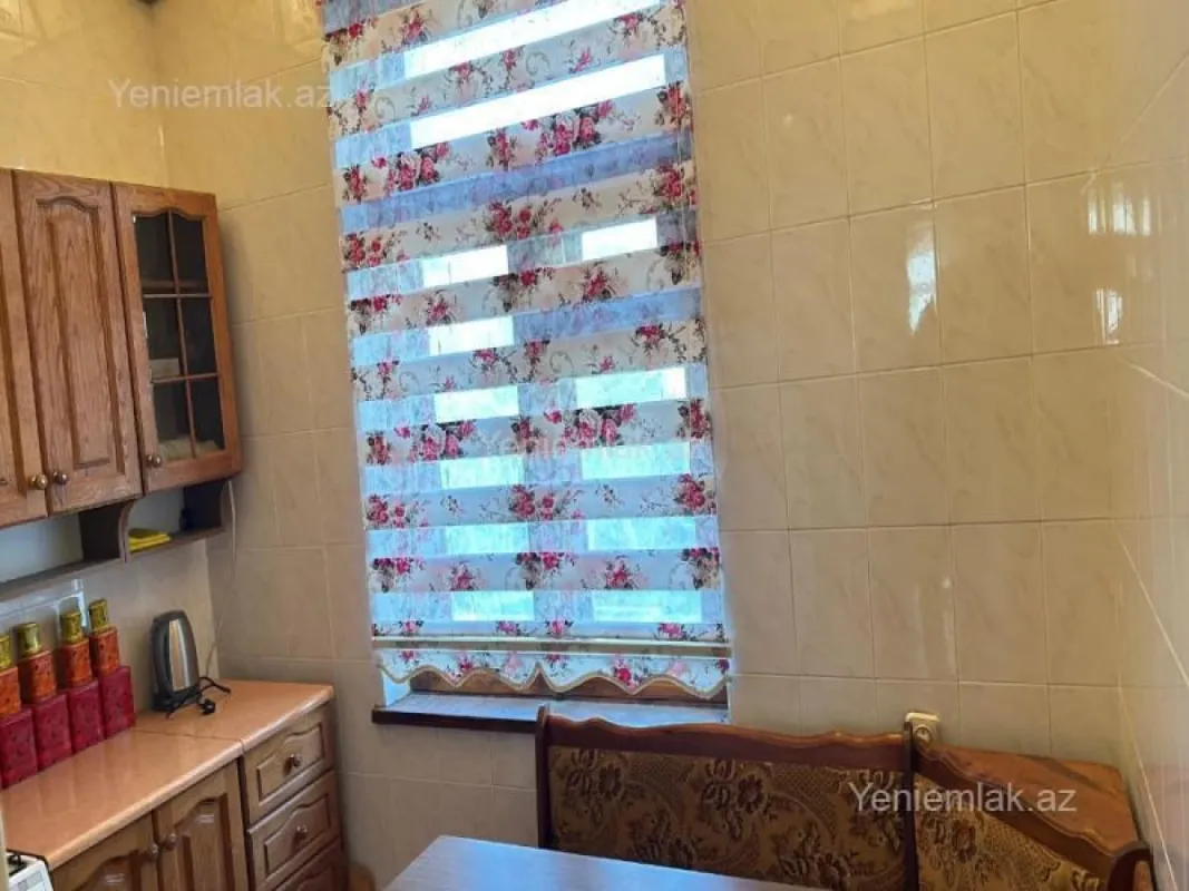 Satılır 3 otaqlı köhnə tikili 90 m²