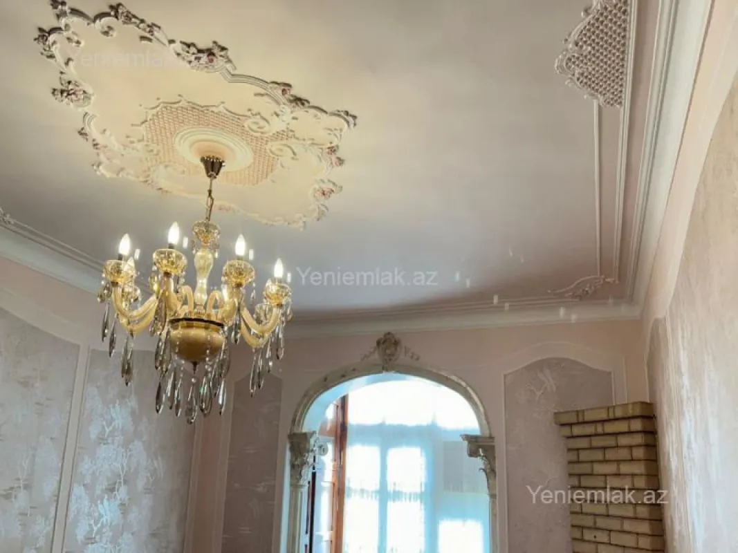 Satılır 3 otaqlı köhnə tikili 90 m²